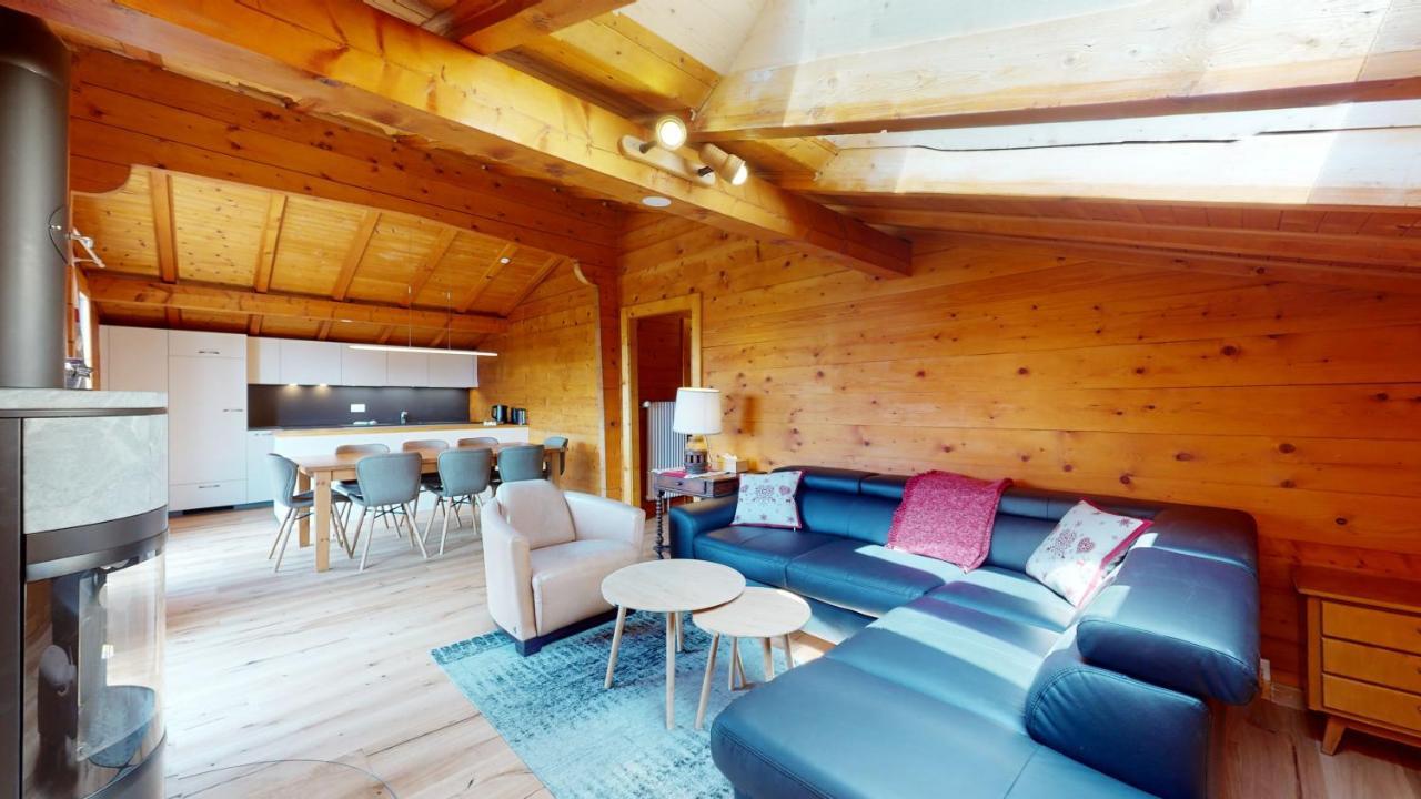 With Spectacular View Of The Peaks Appartement
